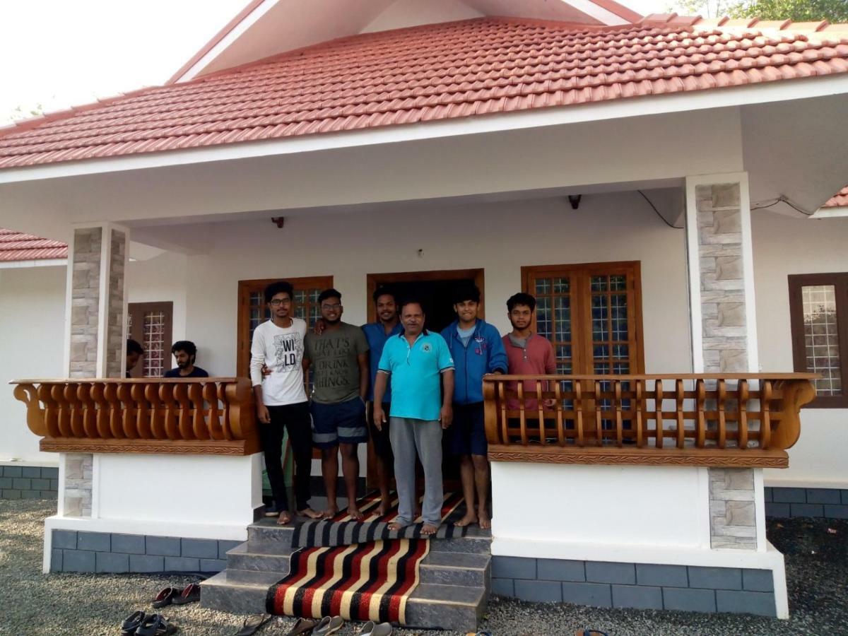 Friends Valley Home Stay Kattappana Екстериор снимка