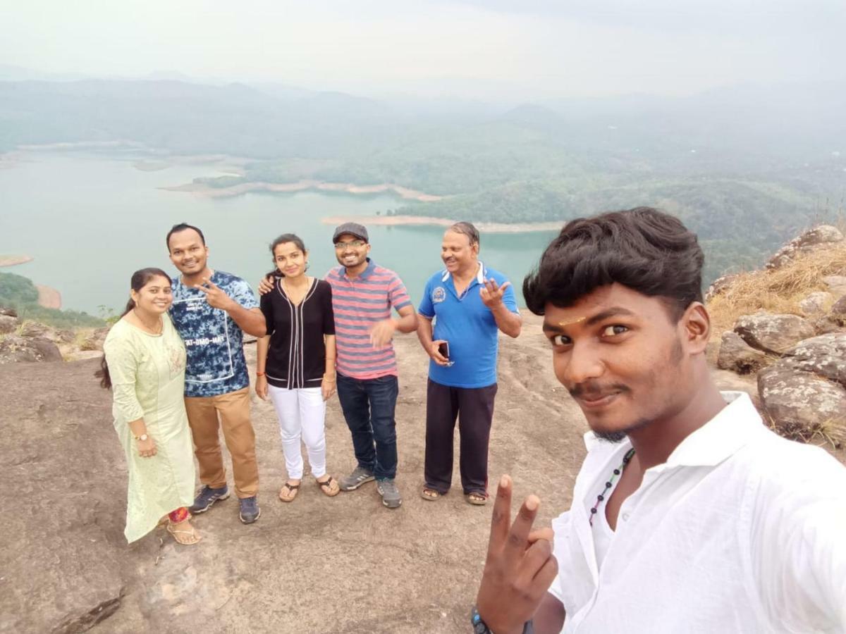 Friends Valley Home Stay Kattappana Екстериор снимка