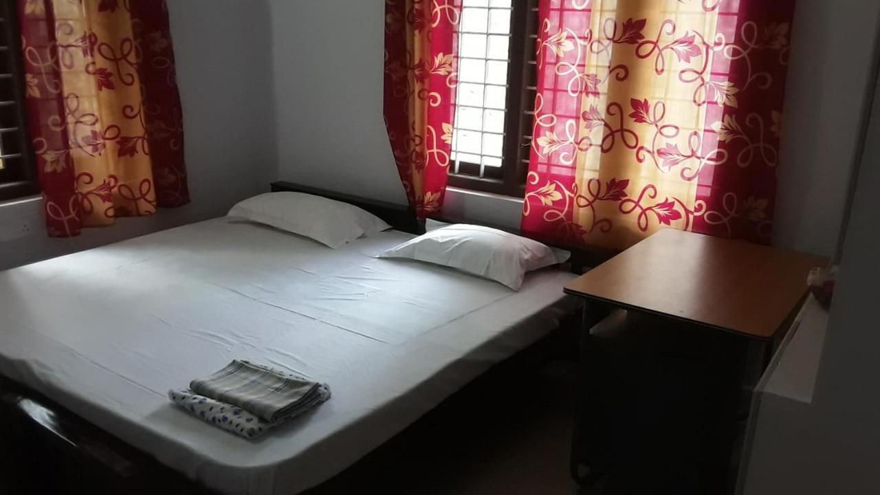 Friends Valley Home Stay Kattappana Екстериор снимка